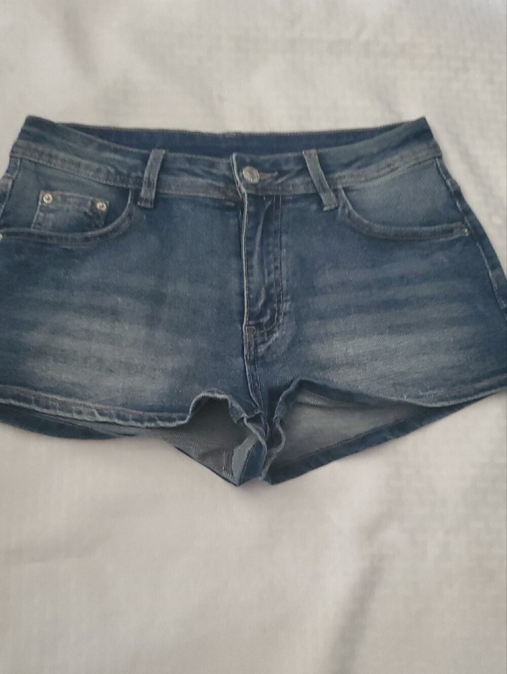 ROMWE Dark Blue Studded Cross Back Pocket Jean Shorts Size L - Picture 4 of 9